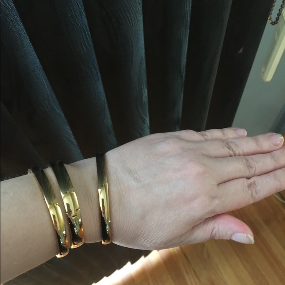 18K Gold Plated Bangle Bracelets - Picture 4 of 8